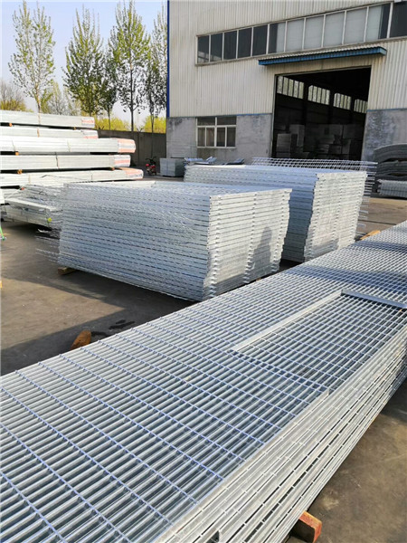 英恒鋼格板廠(chǎng)區(qū)